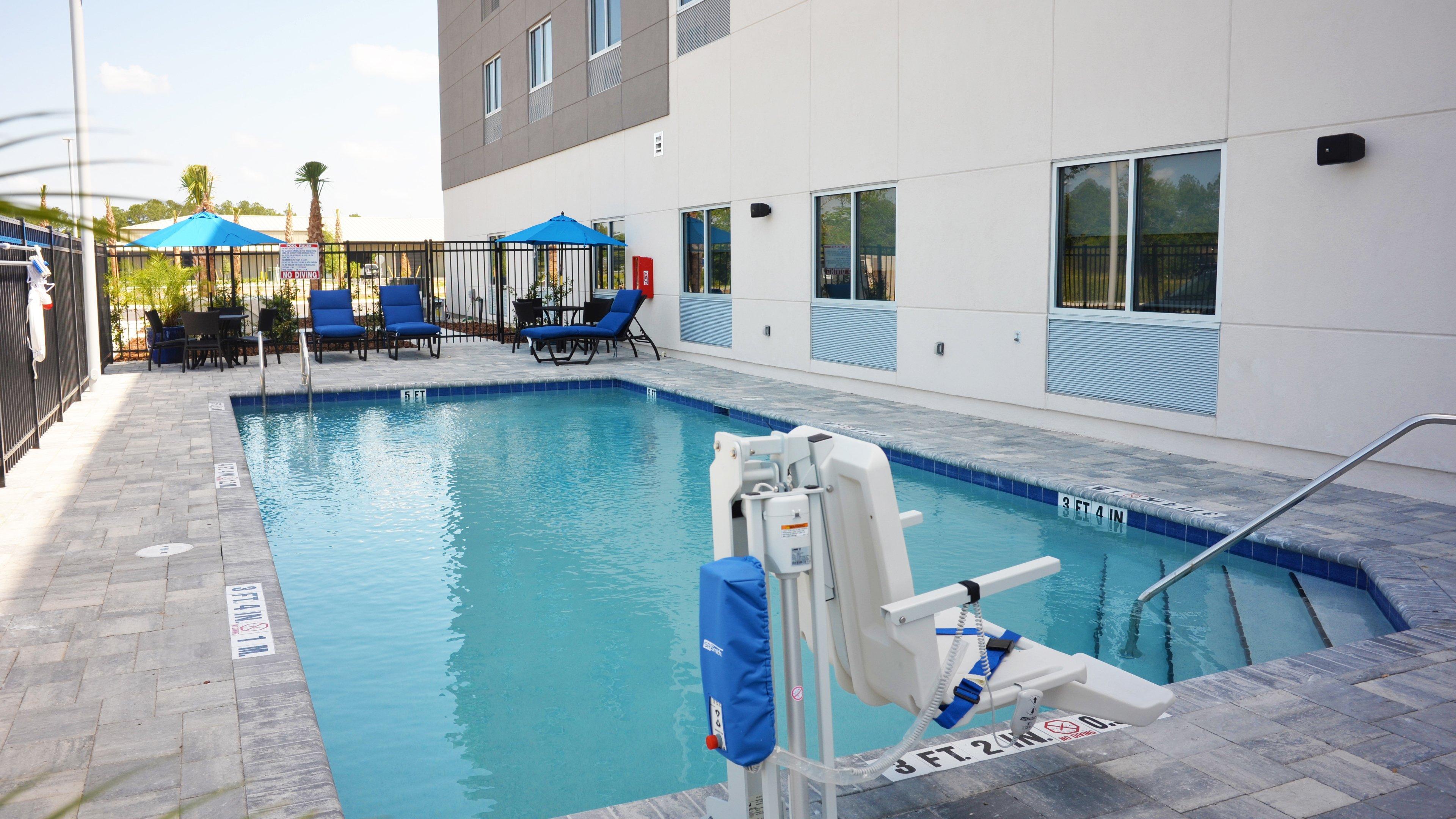 Holiday Inn Express & Suites - Jacksonville W - I295 And I10 By Ihg Екстериор снимка